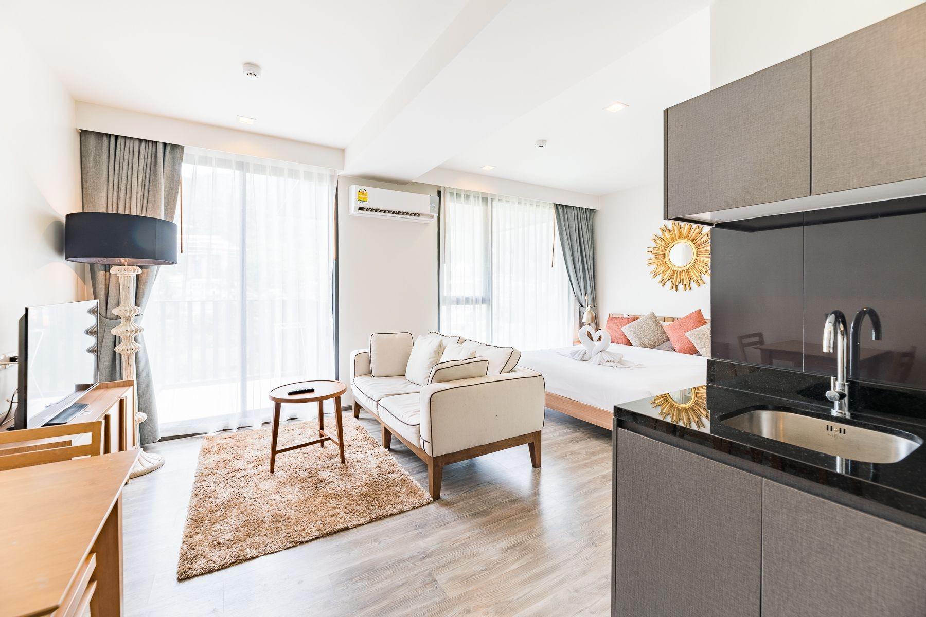 The Deck Condo Patong By Vip Exterior photo